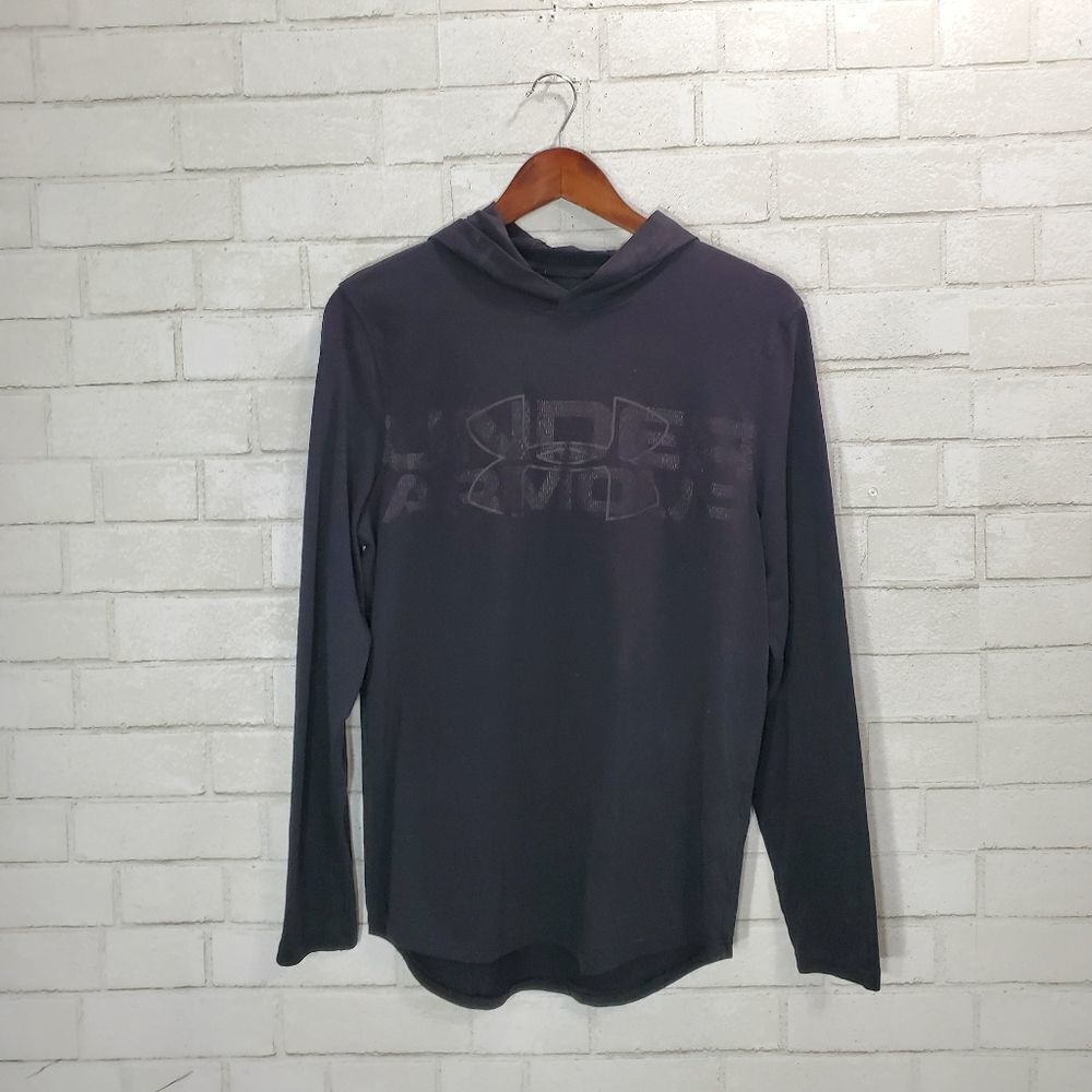 Under Armour long sleeve‎ hooded top